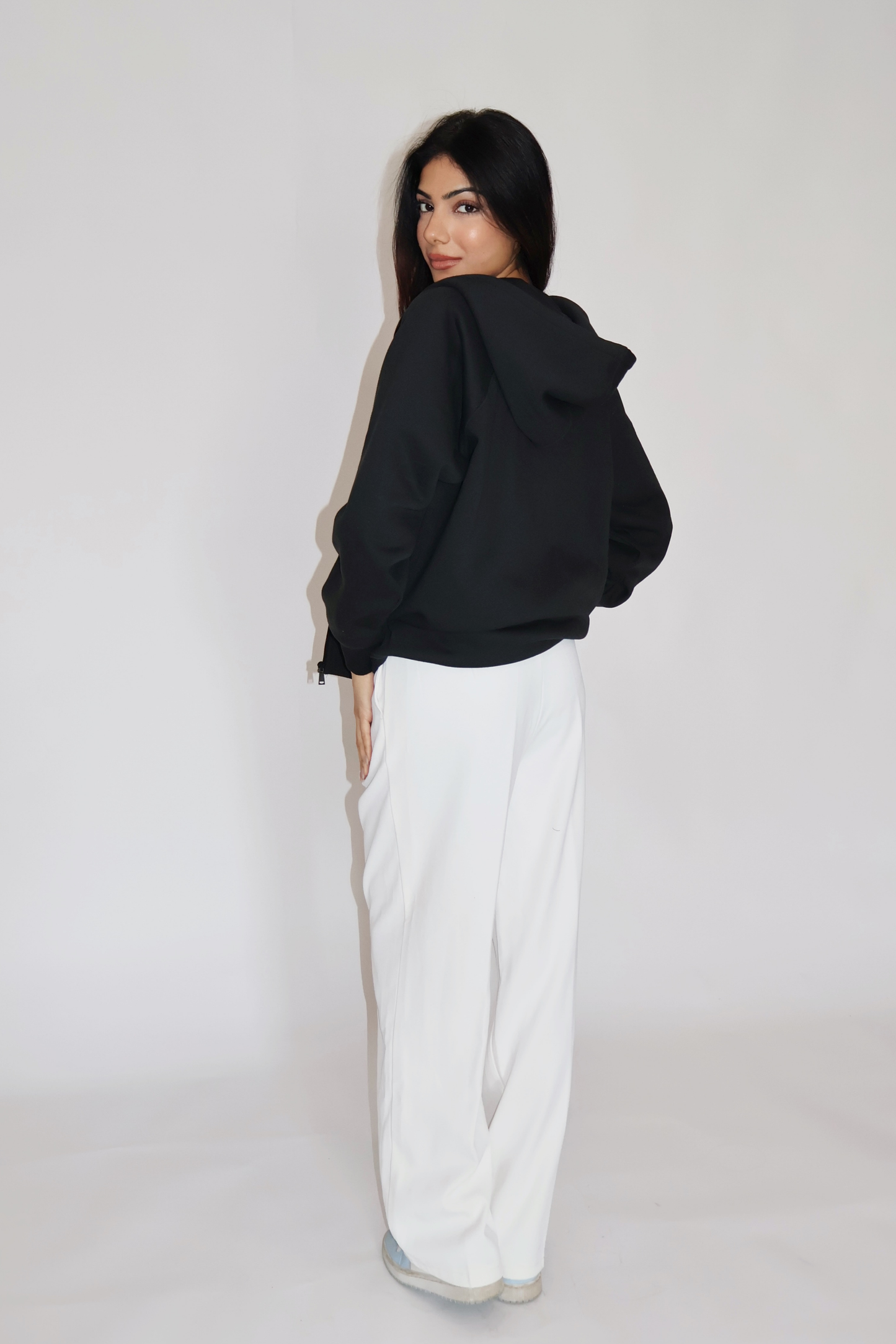 OVERSIZED HOODED ZIPPER (BLACK)