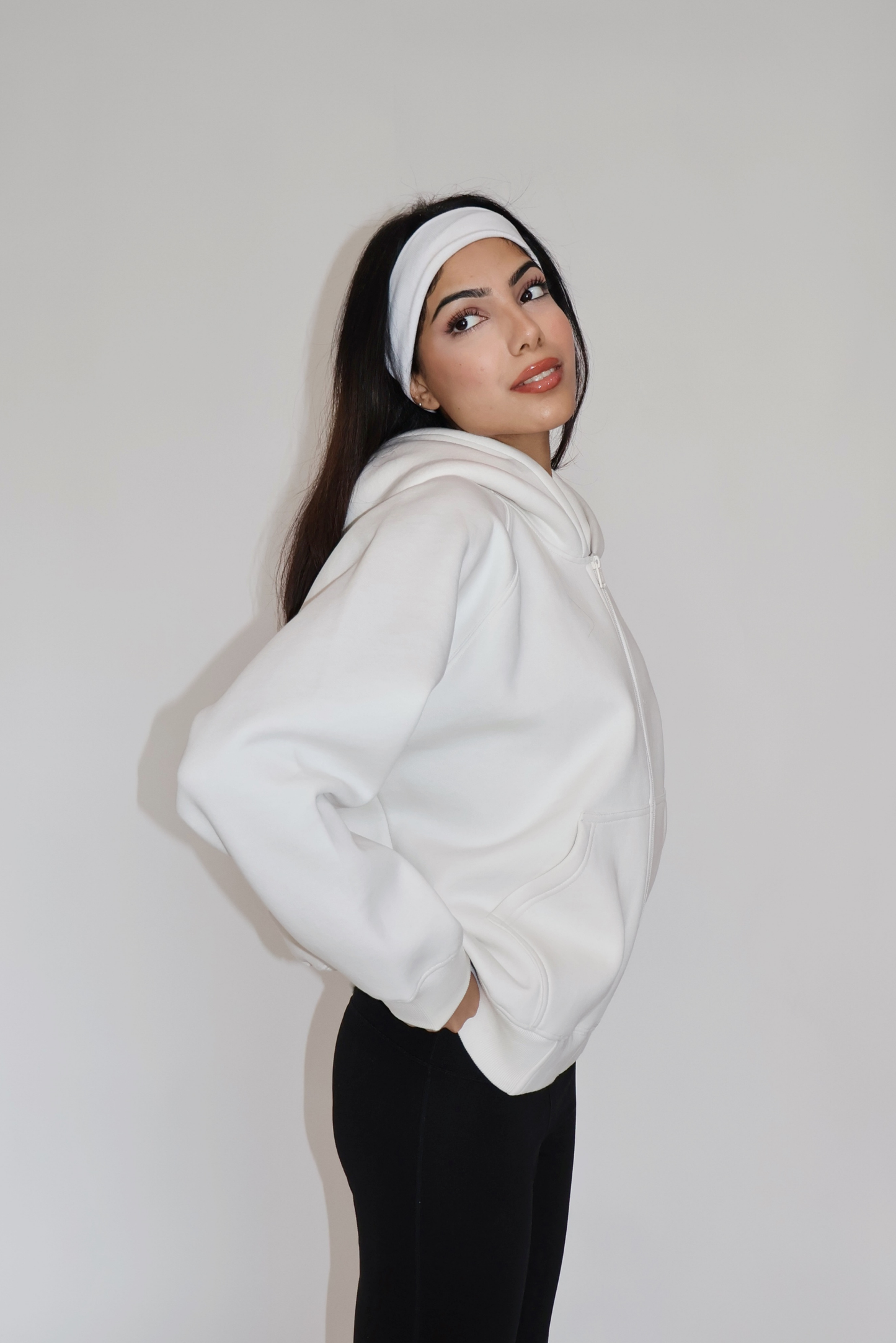 OVERSIZED HOODED ZIPPER (WHITE)