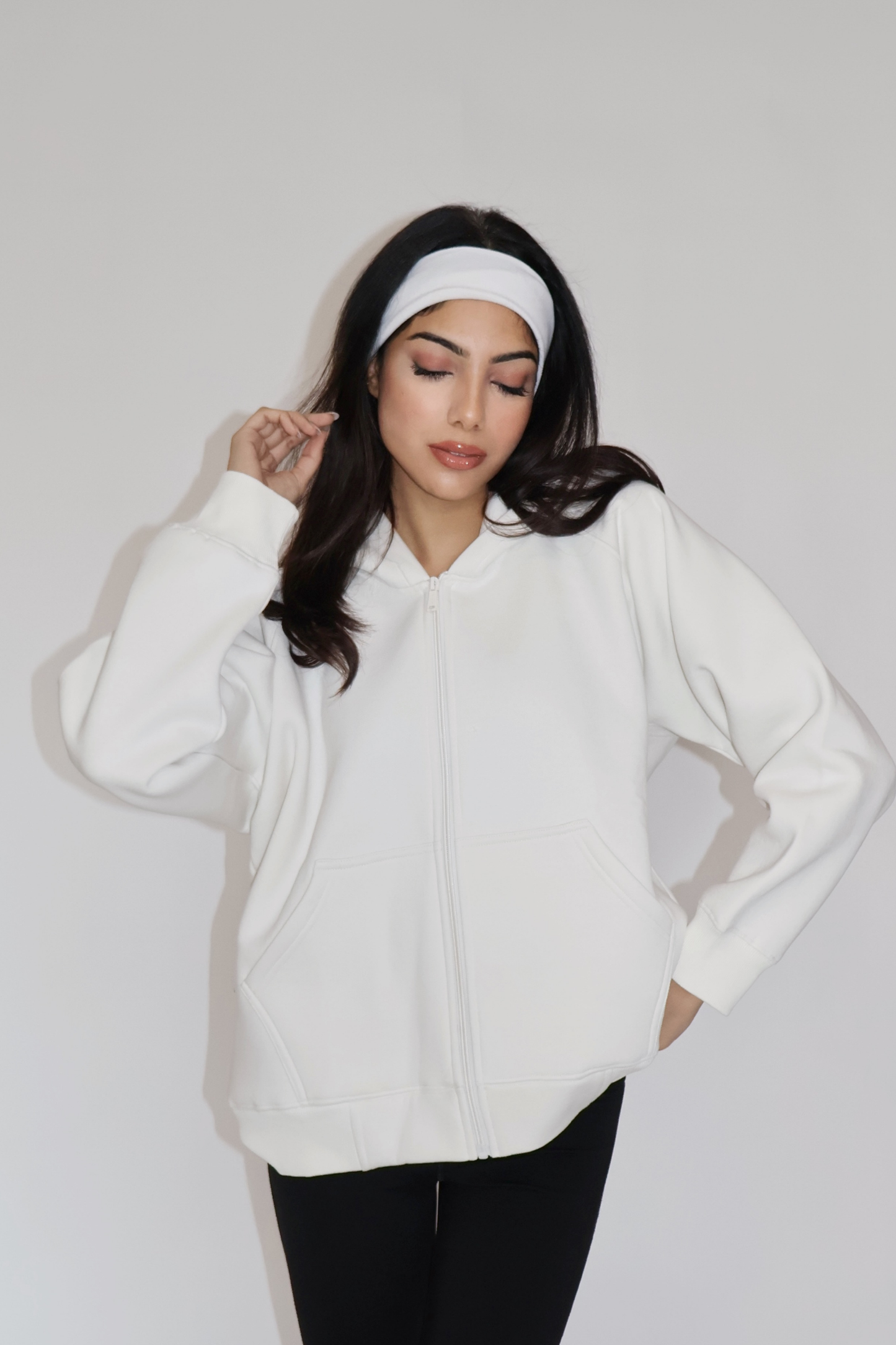 OVERSIZED HOODED ZIPPER (WHITE)