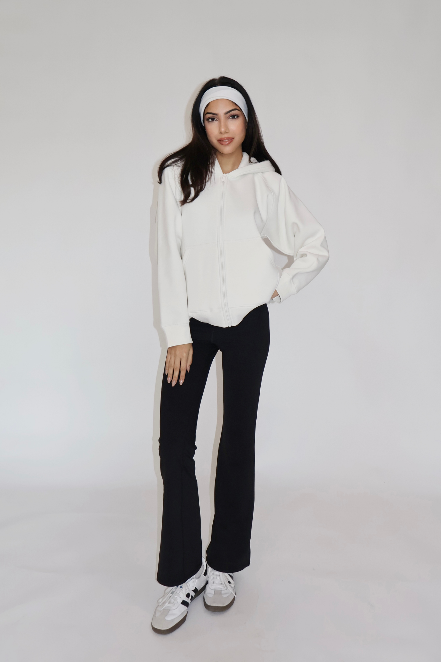 OVERSIZED HOODED ZIPPER (WHITE)